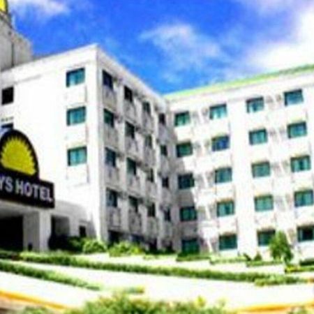 Days Hotel Mactan Cebu Мактан Экстерьер фото